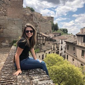 Meet your Posher, Hannah